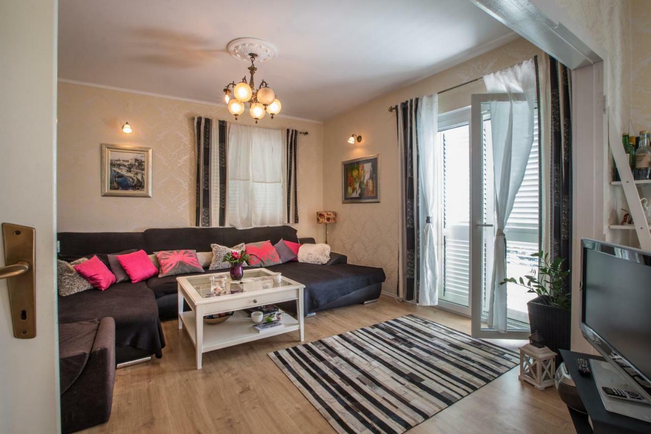 Apartment Valerija Jesenice  Esterno foto